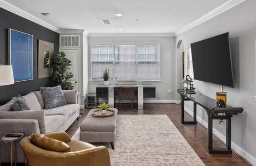 Uptown Apartment | Uptown Dallas: Unbeatable Location|AC|Parking|WiFi