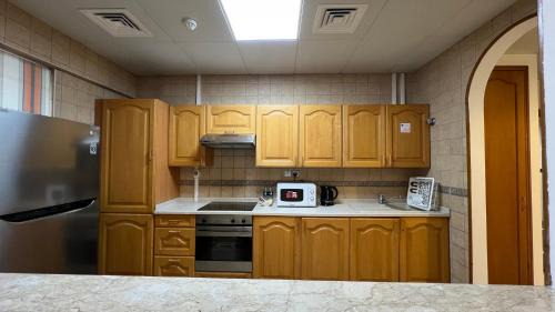 Al Danah Apartment | Modern Uptown Hotel Apartments in Abu Dhabi - Family-Friendly Stay