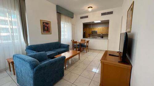 Al Danah Apartment | Modern Uptown Hotel Apartments in Abu Dhabi - Family-Friendly Stay