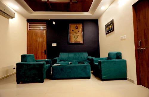 Jaipur House | Family-Friendly Stay at Uptown Jaipur in Vibrant Surroundings