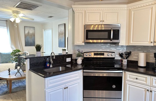 Milan House | Cozy Uptown New Orleans Home - Free Parking & Kid-Friendly