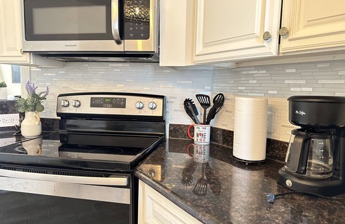 Milan House | Cozy Uptown New Orleans Home - Free Parking & Kid-Friendly