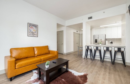 Third Ward Apartment | Uptown's Elite - 4BR Oasis with Pool and Spa Amenities