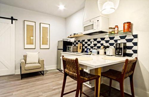 Central Oklahoma City House | Quaint Studio Steps from Plaza District - 10/10 Guest Rated