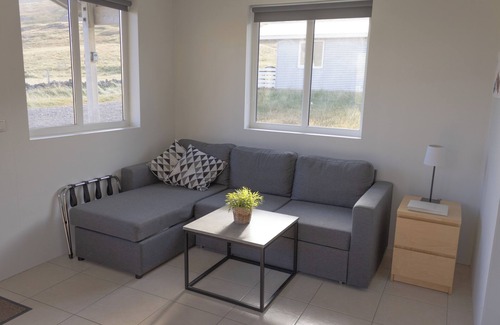 Nordurfjordur House | Urðartindur Guesthouse: Family-Friendly with Kitchen Access