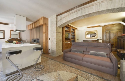 Historic Center Apartment | Guerrazzi Deluxe: Guest Rated 10/10 with Spa & Pet-Friendly