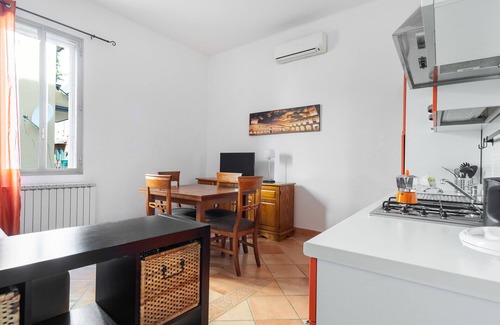 Santo Stefano Apartment | UR-NEST Matteucci: Cozy One-Bedroom with Spa and Kitchen