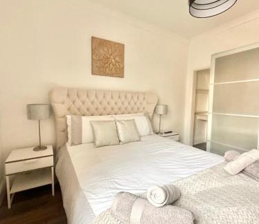 Sheffield House | Premium Urba Stays: 4-Bed Retreat near Sheffield University
