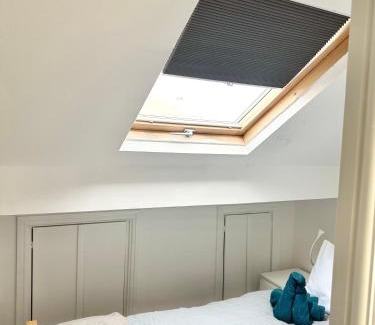 Sheffield House | Premium Urba Stays: 4-Bed Retreat near Sheffield University