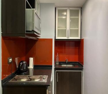 San Juan Apartment | Urban Retreat: Guest Rated 8.8 with Hot Tub Amenities