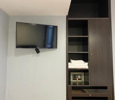 San Juan Apartment | Urban Retreat: Guest Rated 8.8 with Hot Tub Amenities