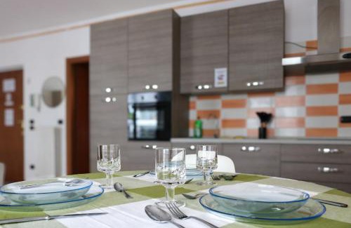 Milan Apartment | Urban Balcony Hideaway - 3 people