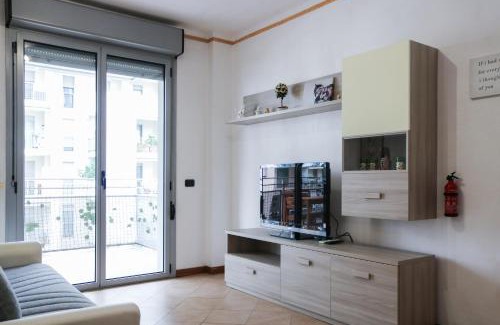 Milan Apartment | Urban Balcony Hideaway - 3 people