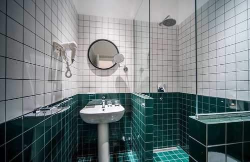 Downtown Apartment | Stylish Urban BB Studio in Podgorica with Breakfast Included