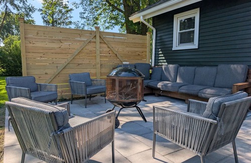 Cedar Falls House | Top-Rated Urban Cabin Cedar Falls with Family-Friendly Amenities