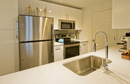 Atlantic Station Area Apartment | Urban Candy - Staycation with all the perks