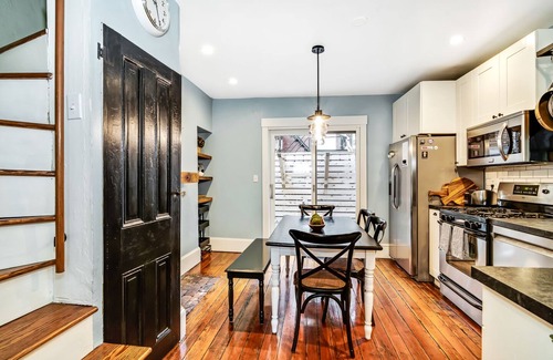 Center City House | Explore Urban Retreat: 4BR/2BR with Patio & Parking