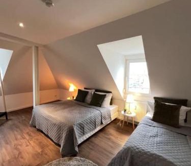 Sued Apartment | Stylish Urban Charm Design Loft - 4-Star Rated Retreat