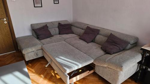 rayon Triaditsa Apartment | Cozy 1BR Urban Retreat near South Park with Balcony