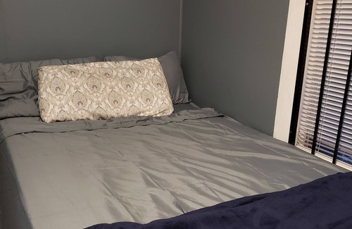 Acipco-Finley House | Urban Cul De Sac: Cozy Double Bed with Ocean View & Spa