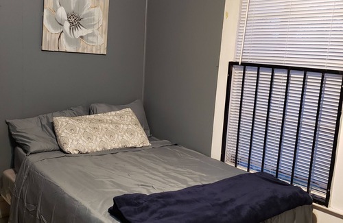 Acipco-Finley House | Urban Cul De Sac: Cozy Double Bed with Ocean View & Spa