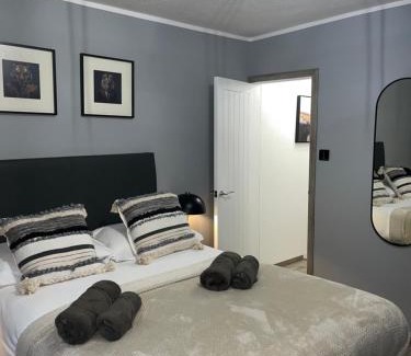 Great Yarmouth House | Premier Urban Delight Escape: Pet & Child Friendly Haven