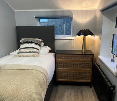 Great Yarmouth House | Premier Urban Delight Escape: Pet & Child Friendly Haven