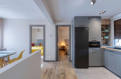 Uribarri Apartment | Stylish Urban Design Apartment with Spa & Breakfast Included