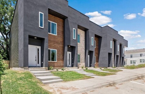 Downtown House | Modern Urban Retreat in Downtown Bryan, TX with Kitchen
