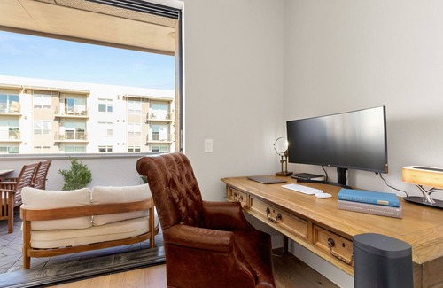 Riverside House | Experience Urban Elegance: Top-Rated Downtown Townhome