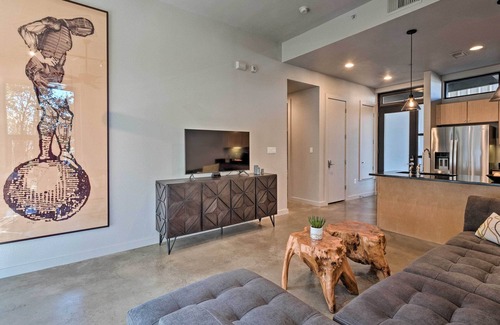 South Lamar Condo | Escape to SoLA: Lake View with Private Patio Oasis