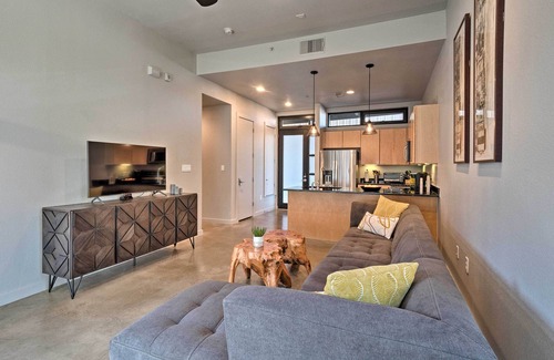 South Lamar Condo | Escape to SoLA: Lake View with Private Patio Oasis