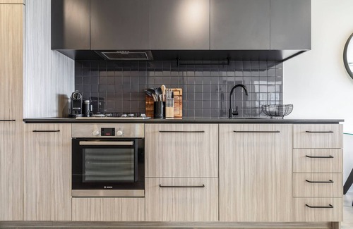 Fitzroy Condo | Designer Condo in Vibrant Fitzroy with Essential Amenities