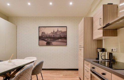 Quartier de la Roquette Apartment | Urban Flat 159 - Family-Friendly 3BDR Retreat in Paris
