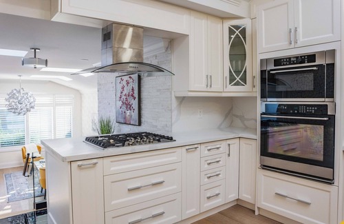 North York House | Urban Haven: Family-Friendly Retreat in the City