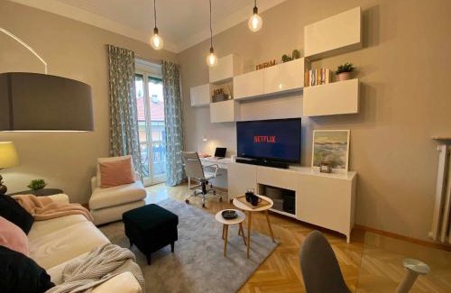 Cit Turin Apartment | Urban Jungle Apartment: Self Check-In & Metro Access