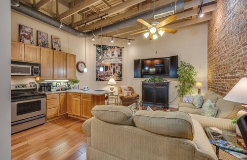 Sullivan County Apartment | Top-Rated Urban Living Loft with King Bed & Spa Amenities