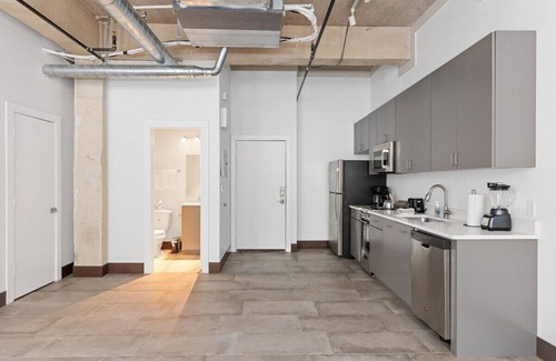Cedars Apartment | Stylish Urban Loft with Breakfast & Family-Friendly Vibes