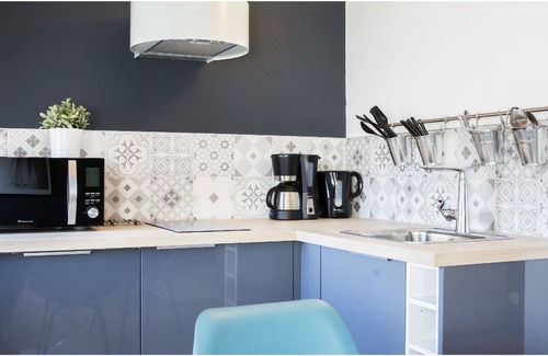 1st Arrondissement Apartment | Stylish Urban Loft & Spa in Marseille with Family Amenities