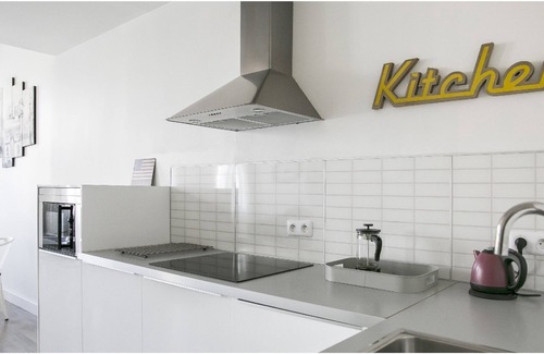 1st Arrondissement Apartment | Stylish Urban Loft & Spa in Marseille with Family Amenities