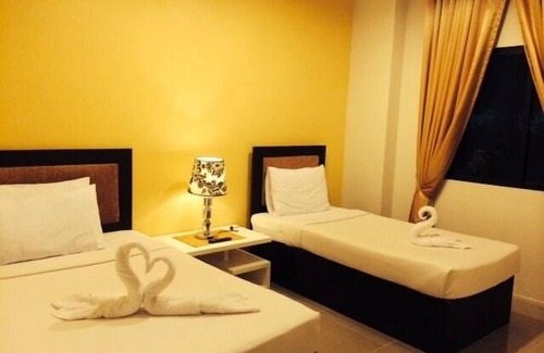 Roxas City Hotel | Cozy Urban Manor Hotel Annex: Family-Friendly Retreat