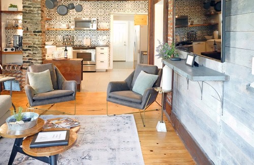 Brazos House | Prime Location: Urban Myrtle Near Magnolia Market & Baylor