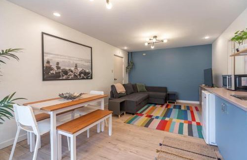 Dartmouth House | Convenient Urban Nest: 1-Bedroom Ground Floor Apartment