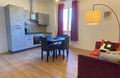 Cirenaica House | Guest Rated: Avantgard Rooms Red Carpet with Hot Tub & Kitchen