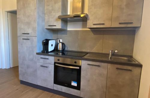 Cirenaica House | Guest Rated: Avantgard Rooms Red Carpet with Hot Tub & Kitchen