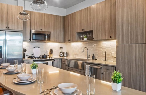 West Oak Hill Apartment | Urban Oasis 2BD|2BR Apartment