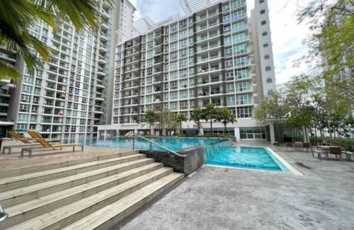 Cyberjaya Apartment | Discover Urban Oasis: 3BR Apartment with Pool in Cyberjaya