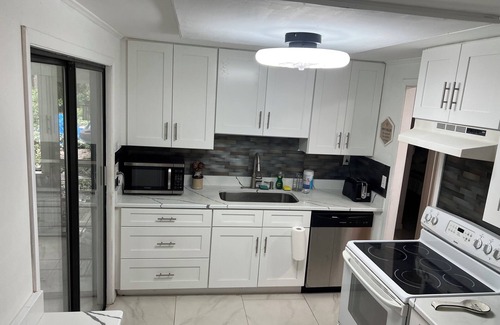 Longwood Cottage | "Urban Oasis: A Tropical Hideout in the Heart of Orlando's Vibrant Suburbs"
