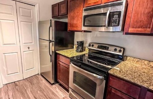North Burnet Apartment | Urban Oasis: Family-Friendly Retreat in Domain Area