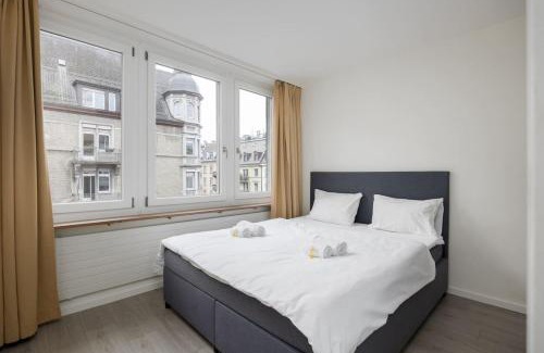 Sihlfeld Apartment | Urban Oasis: Cozy Queen Bed with Scenic City View
